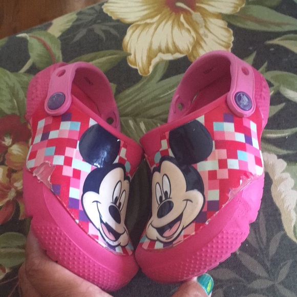 Crocs Mickey Mouse Pink Sandals Shoes - Picture 8 of 8